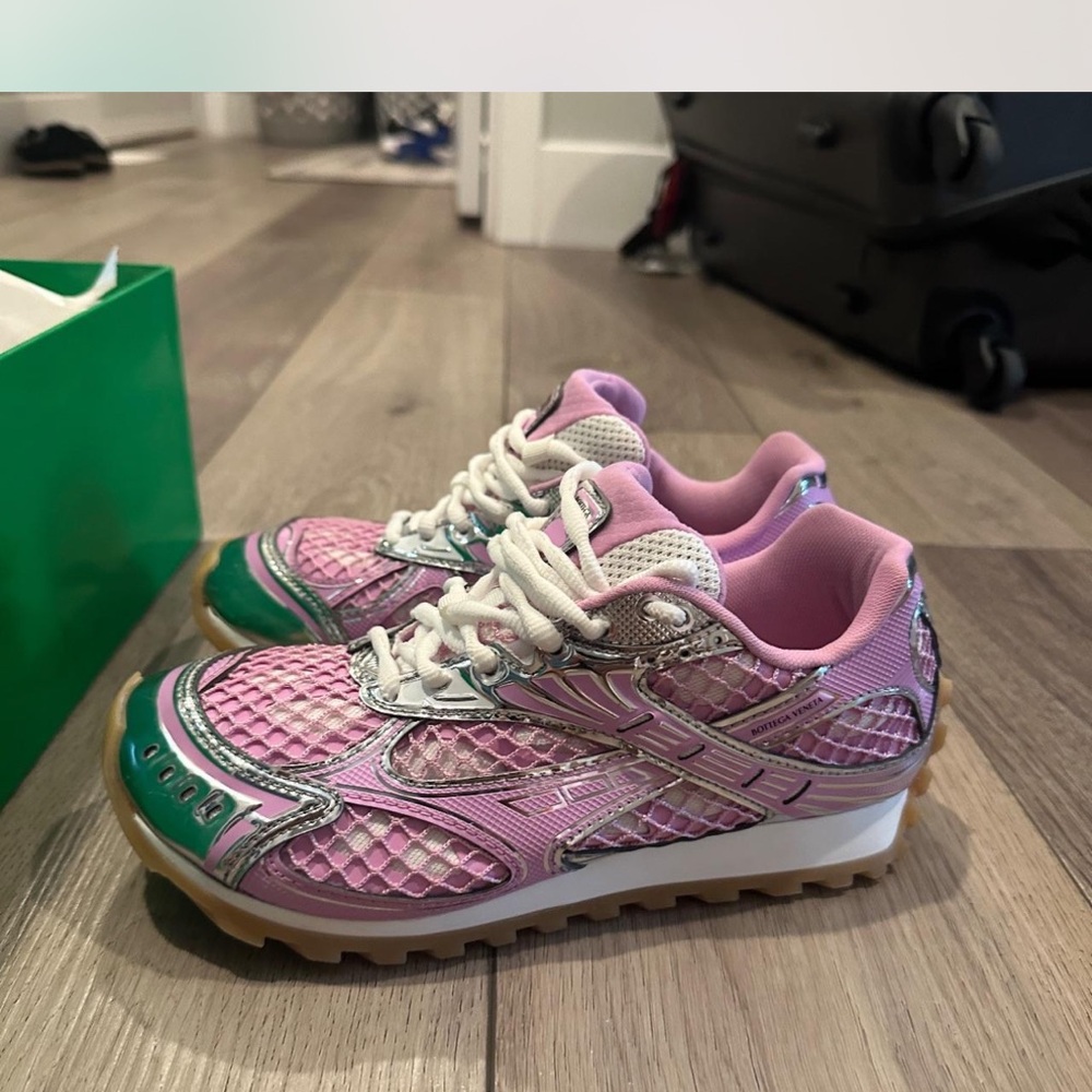 Bottega Veneta Burgundy Sneakers